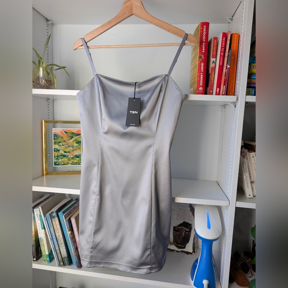 NWT Aritiza Mini Dress Shimmer Satin  Spaghetti Straps Size 6 Party Prom Glam - Picture 8 of 14